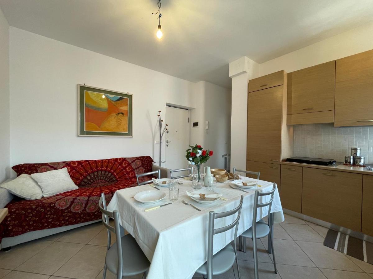 50 Metri Dal Mare Trilocale In Centro Con A/C Apartamento Loano Exterior foto