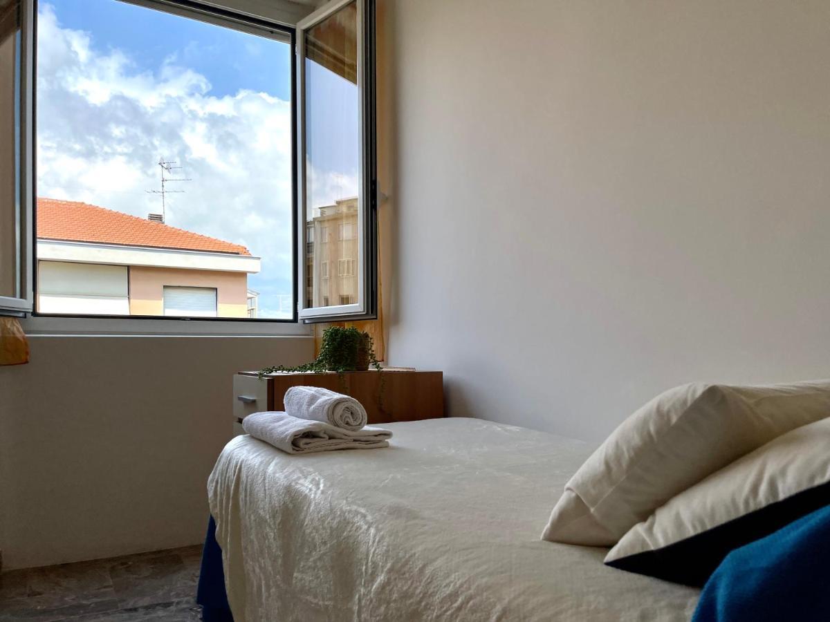 50 Metri Dal Mare Trilocale In Centro Con A/C Apartamento Loano Exterior foto